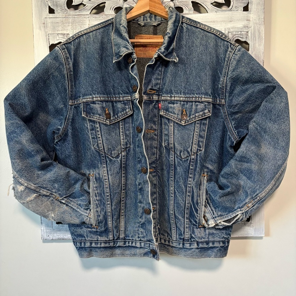 Vintage Levi's Trucker Jacket Fleece Lined 90’s Distressed Blue Denim Jacket